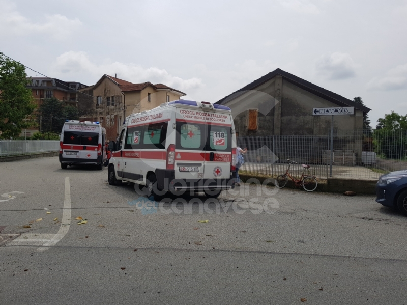 VALPERGA - Ciclista investito da un'auto vicino alla ferrovia: identificata l'autista - FOTO e VIDEO